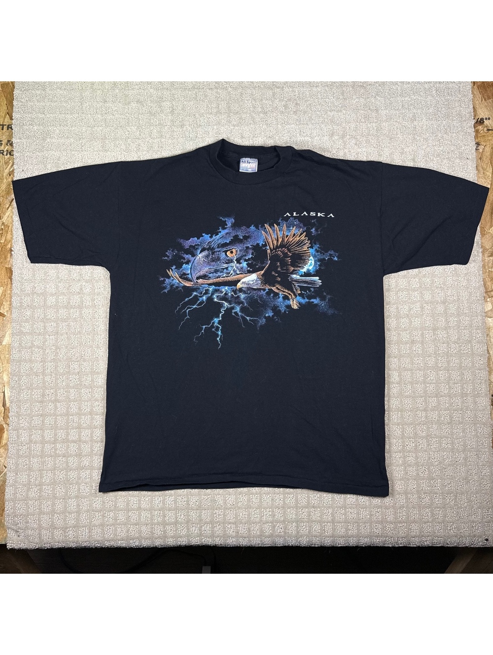 Vintage 90s Alaska Bald Eagle Lightning T-Shirt XL